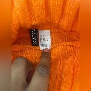 H&M Orange XL cropped sweater